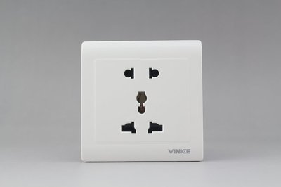 尚品多功能五孔插座 廠家直銷，工程與家裝的理想選擇